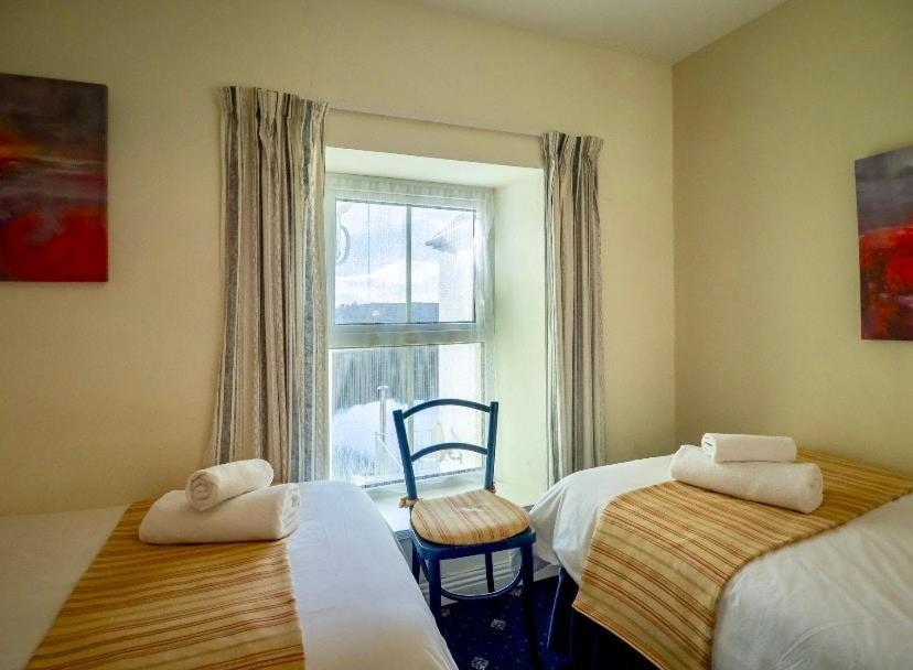 White Heather House Clifden Town Square Esterno foto