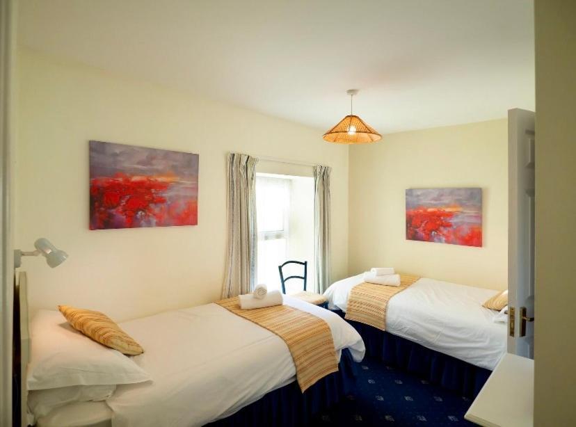 White Heather House Clifden Town Square Esterno foto