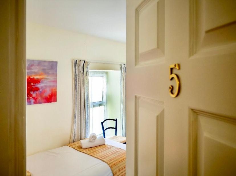 White Heather House Clifden Town Square Esterno foto