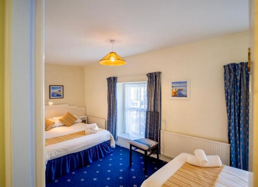 White Heather House Clifden Town Square Esterno foto