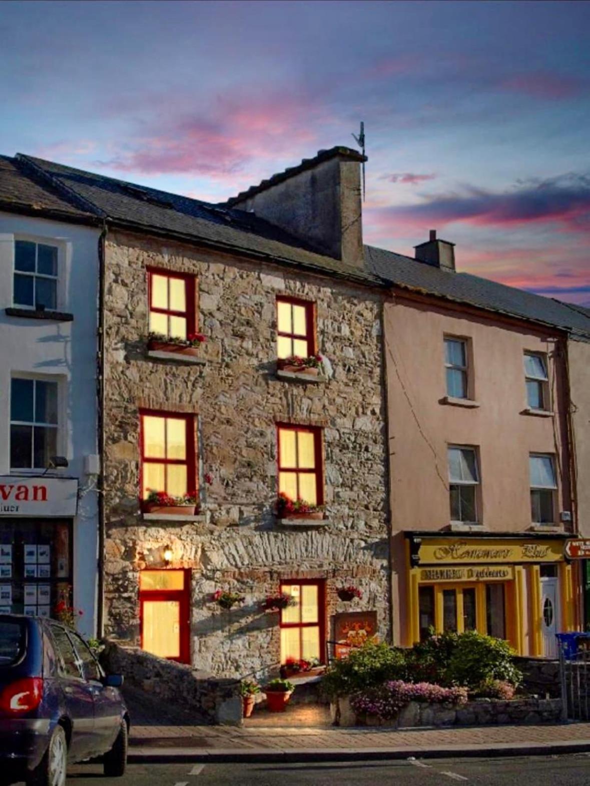 White Heather House Clifden Town Square Esterno foto